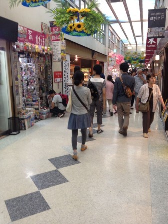 Nakano_broadway_hallway